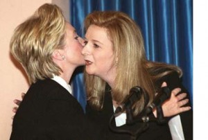 Hillary Clinton kisses Suha Arafat