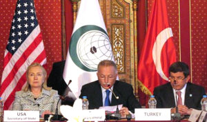 Secretary of State Hillary Clinton, OIC Secretary-General Ekmeleddin İhsanoğlu, and Turkey Foreign Minister Ahmet Davutoğlu on July 15, 2011.