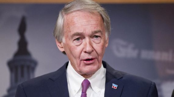 Report: Democrat senator used left-wing conspiracy blogs to draw Trump-Russia connections