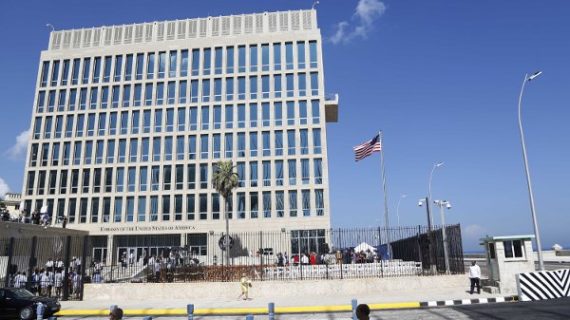U.S. issues travel warning for Cuba, pulls staff after mystery attacks U.S. issues travel warning for Cuba, pulls staff after mystery attacks