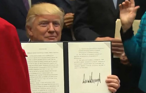 President Trump’s order begins Fed’s withdrawal from K-12 education President Trump’s order begins Fed’s withdrawal from K-12 education