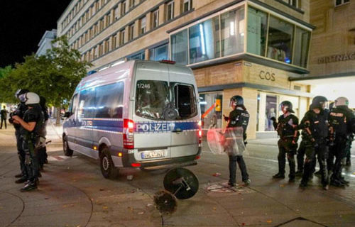 Meanwhile, looting and riots in Stuttgart amid shouts of ‘Allahu Akbar’