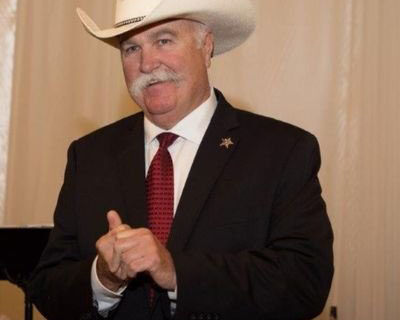 ‘I’ll even help them pack’: Ohio sheriff happy to help any celebrity wanting to leave if Trump wins