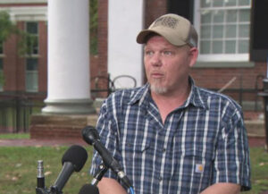 Virginia governor grants ‘absolute pardon’ to father arrested at school board meeting