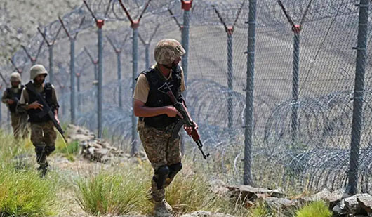 Nuclear power Pakistan scrambles to secure its border from newly-empowered Taliban