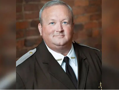 Trump grants full pardon to Virginia sheriff targeted by Biden DOJ Trump grants full pardon to Virginia sheriff targeted by Biden DOJ