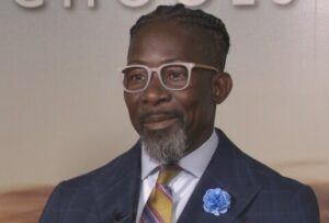 Hanson: How ‘Dr.’ Ian Roberts came to be superintendent of the schools in Des Moines, Iowa